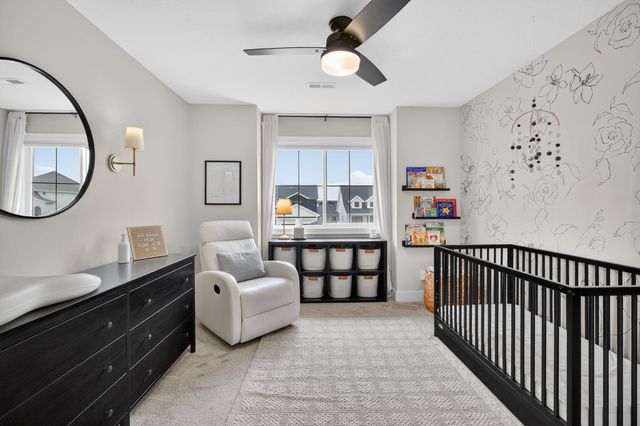 392 S 91st Street, West Des Moines, IA 50266