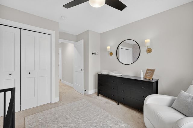 392 S 91st Street, West Des Moines, IA 50266