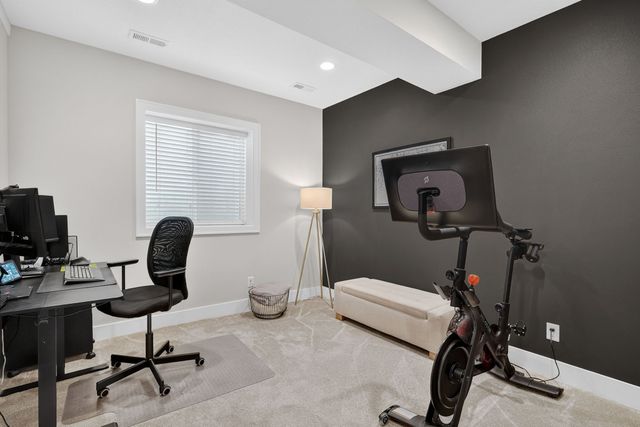 392 S 91st Street, West Des Moines, IA 50266