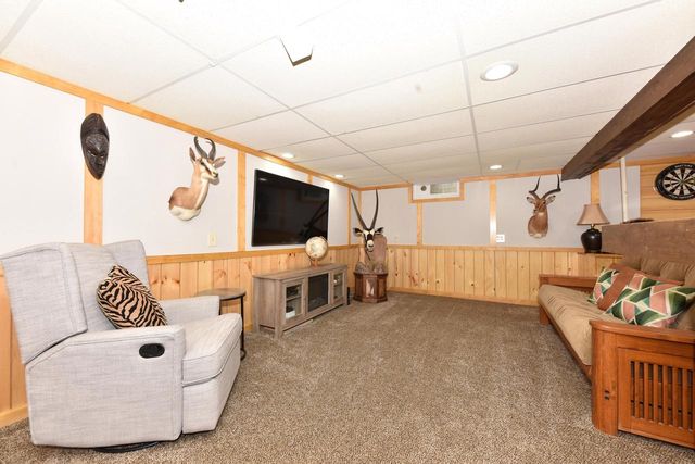 W200N9459 Woodside LANE, Menomonee Falls, WI 53051