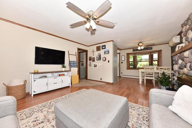 W200N9459 Woodside LANE, Menomonee Falls, WI 53051