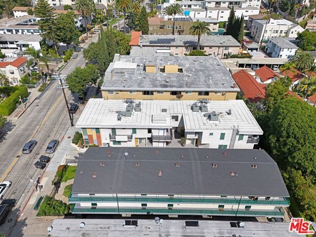 2000 N Beachwood Drive, Los Angeles, CA 90068