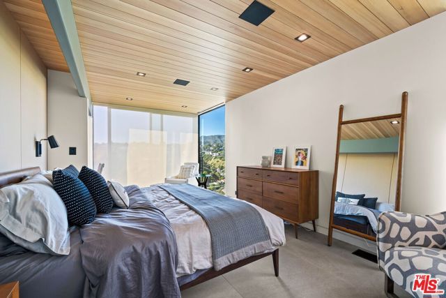 5671 Spreading Oak Drive, Los Angeles, CA 90068