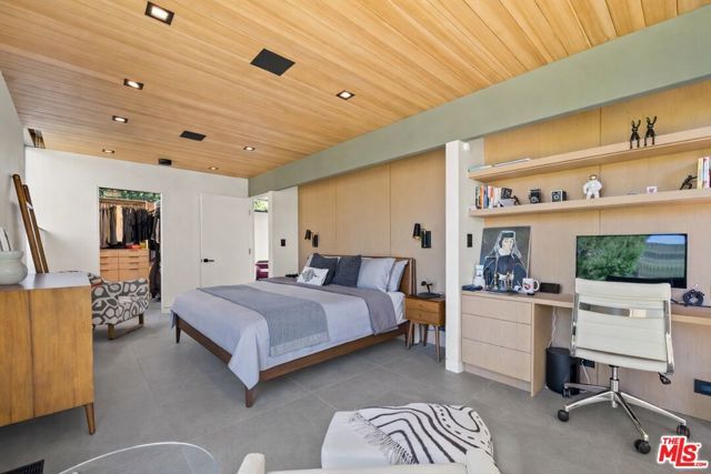 5671 Spreading Oak Drive, Los Angeles, CA 90068