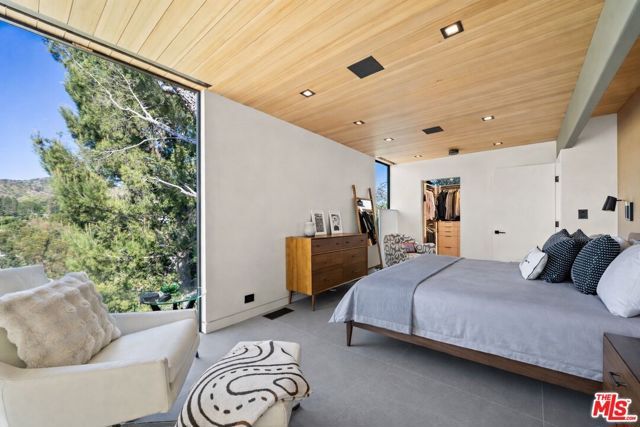 5671 Spreading Oak Drive, Los Angeles, CA 90068