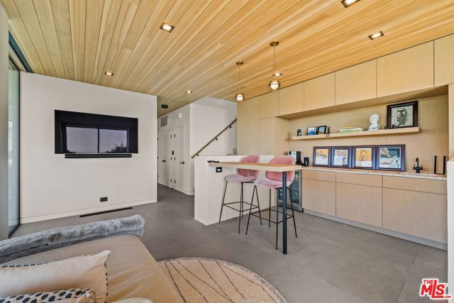 5671 Spreading Oak Drive, Los Angeles, CA 90068