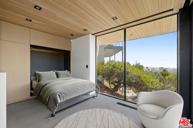 5671 Spreading Oak Drive, Los Angeles, CA 90068