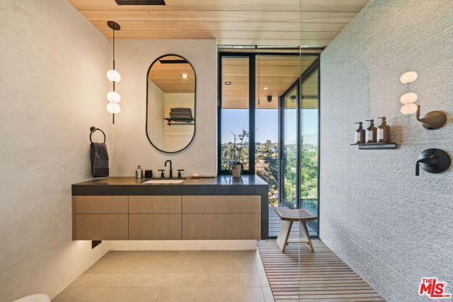 5671 Spreading Oak Drive, Los Angeles, CA 90068