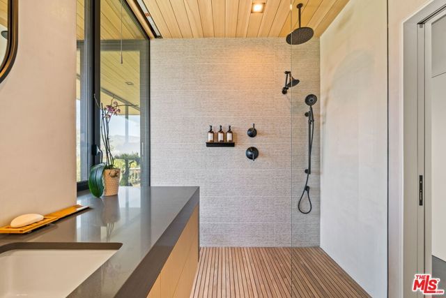 5671 Spreading Oak Drive, Los Angeles, CA 90068