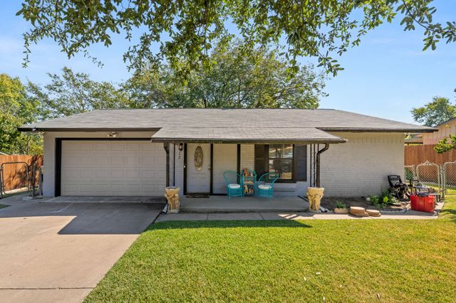 912 Crockett Street, Midlothian, TX 76065