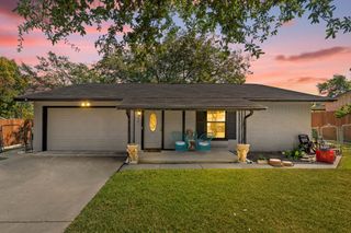 912 Crockett Street, Midlothian, TX 76065