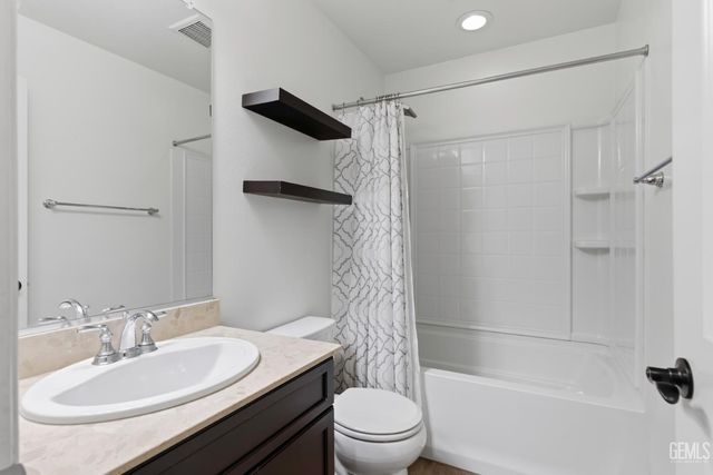 8216 Coral Point Court, Bakersfield, CA 93313