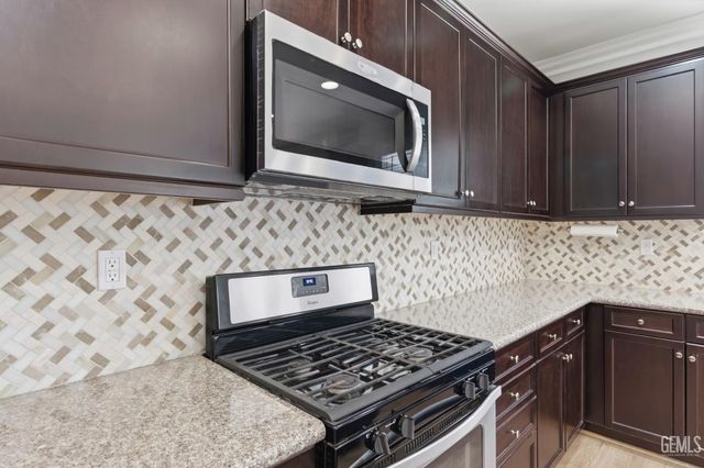 8216 Coral Point Court, Bakersfield, CA 93313