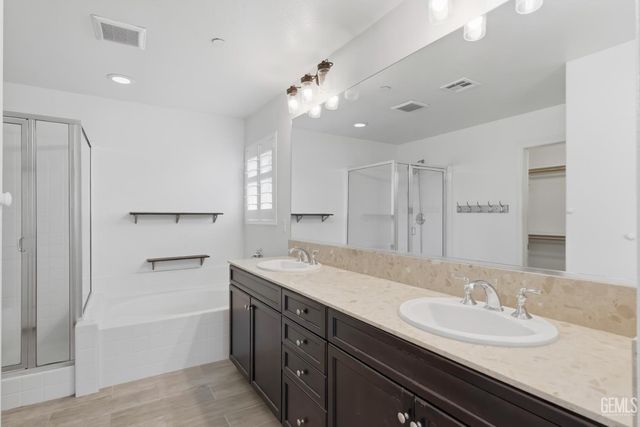 8216 Coral Point Court, Bakersfield, CA 93313