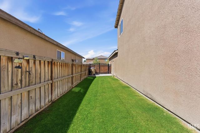 8216 Coral Point Court, Bakersfield, CA 93313