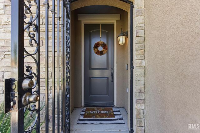 8216 Coral Point Court, Bakersfield, CA 93313