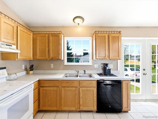 685 Heather Lane, Marysville, MI 48040