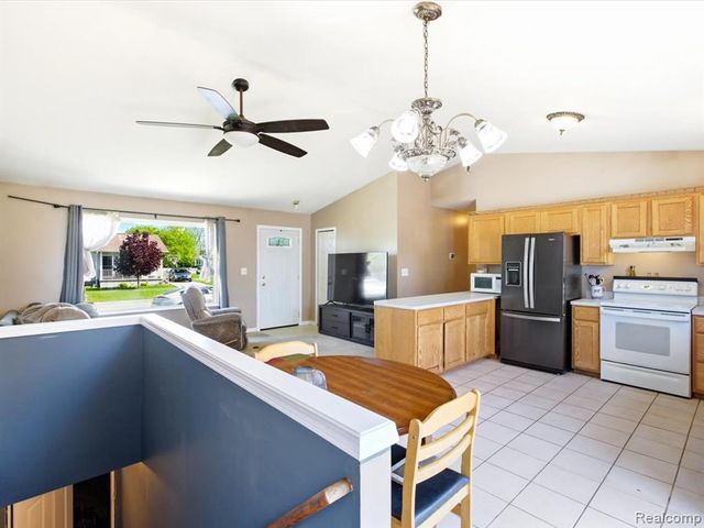 685 Heather Lane, Marysville, MI 48040