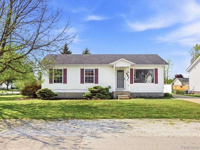 685 Heather Lane, Marysville, MI 48040
