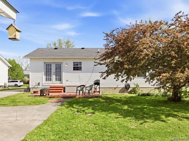 685 Heather Lane, Marysville, MI 48040