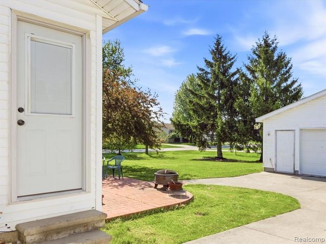 685 Heather Lane, Marysville, MI 48040