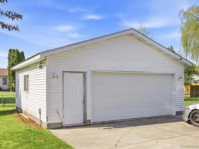 685 Heather Lane, Marysville, MI 48040