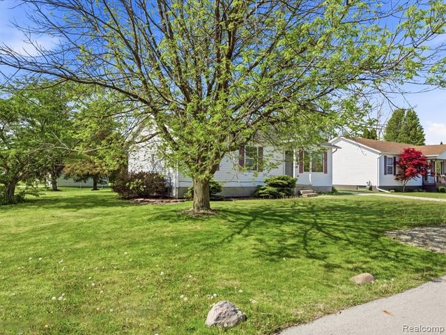 685 Heather Lane, Marysville, MI 48040