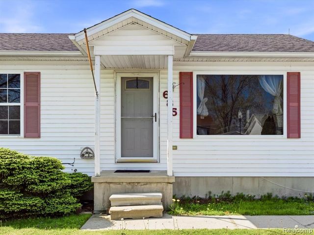 685 Heather Lane, Marysville, MI 48040