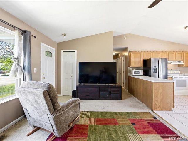 685 Heather Lane, Marysville, MI 48040
