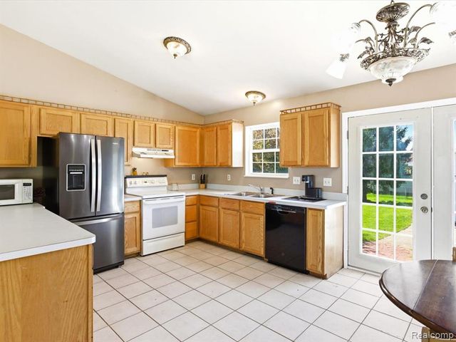 685 Heather Lane, Marysville, MI 48040