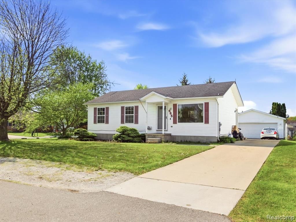 685 Heather Lane, Marysville, MI 48040
