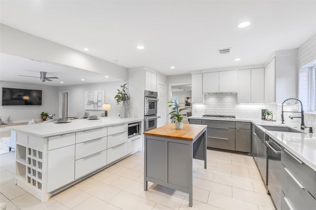 12326 Old Oaks Drive, Houston, TX 77024