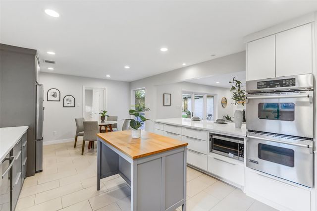 12326 Old Oaks Drive, Houston, TX 77024