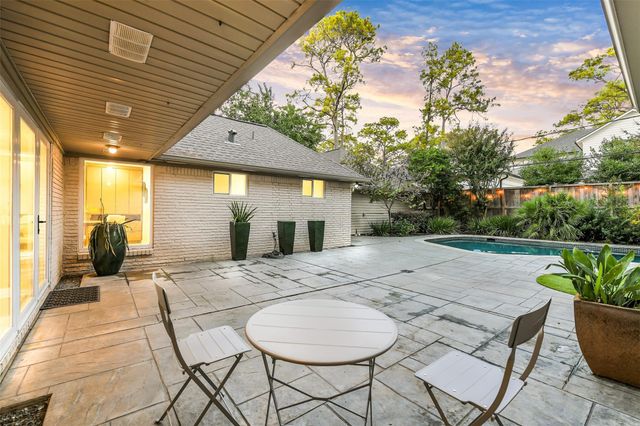 12326 Old Oaks Drive, Houston, TX 77024