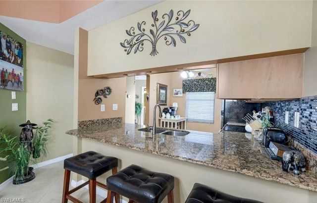 9270 Lake Park DR # 206, Fort Myers, FL 33919