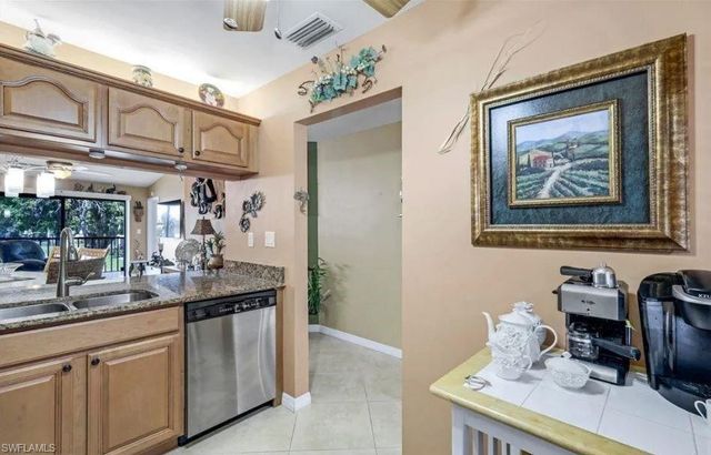 9270 Lake Park DR # 206, Fort Myers, FL 33919