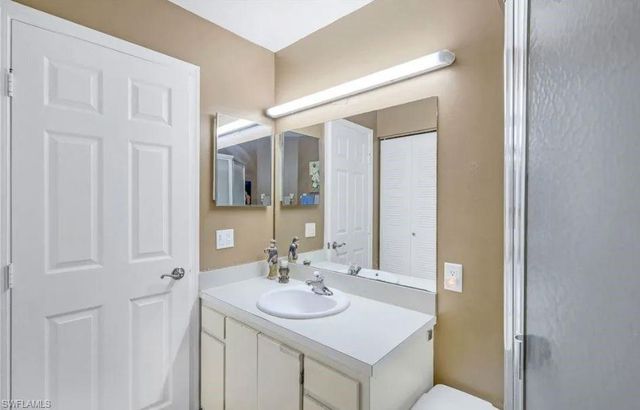 9270 Lake Park DR # 206, Fort Myers, FL 33919