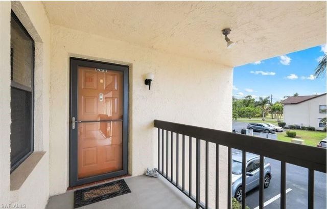 9270 Lake Park DR # 206, Fort Myers, FL 33919