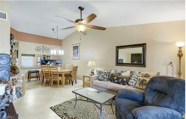 9270 Lake Park DR # 206, Fort Myers, FL 33919