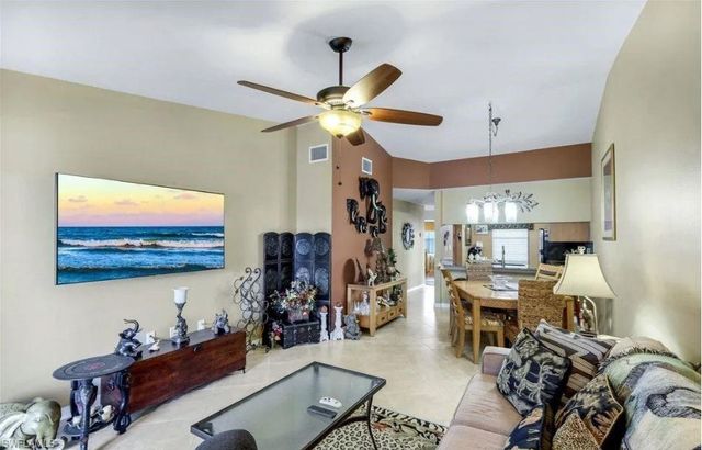 9270 Lake Park DR # 206, Fort Myers, FL 33919