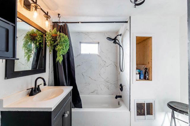 9001 S Cicero Avenue 227, Oak Lawn, IL 60453