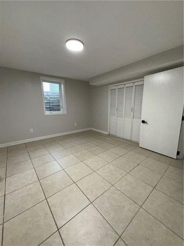 1813 N Farview Drive, Independence, MO 64058