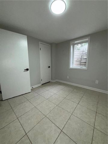 1813 N Farview Drive, Independence, MO 64058