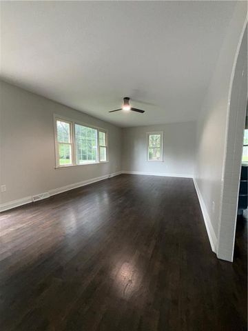 1813 N Farview Drive, Independence, MO 64058