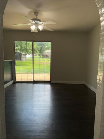 1813 N Farview Drive, Independence, MO 64058