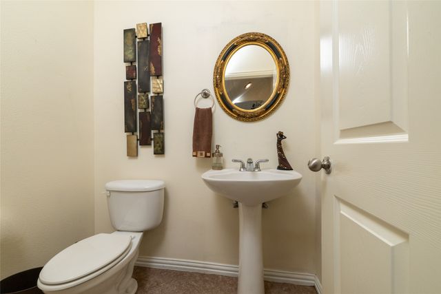 160 Greathouse Village, Decatur, TX 76234