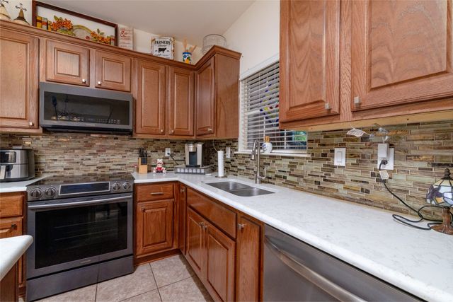 160 Greathouse Village, Decatur, TX 76234