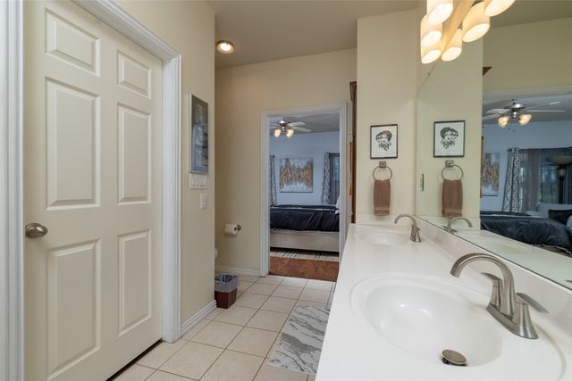 160 Greathouse Village, Decatur, TX 76234