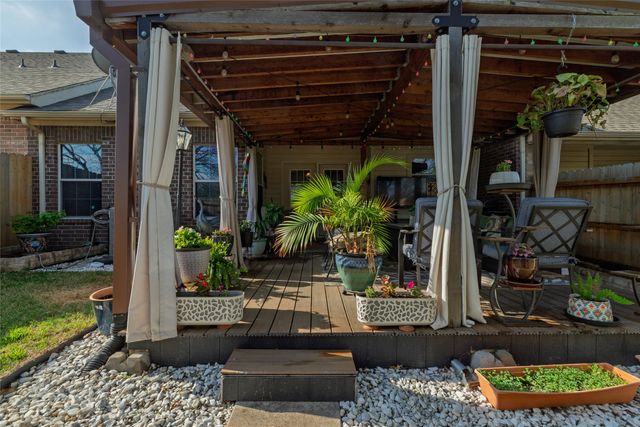 160 Greathouse Village, Decatur, TX 76234