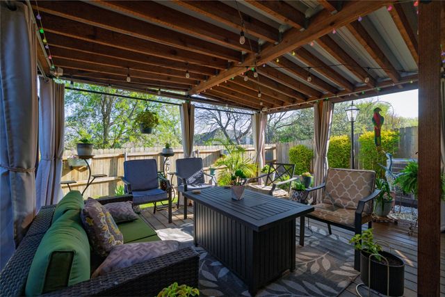 160 Greathouse Village, Decatur, TX 76234